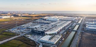 Comenzaron los despidos masivos en Tesla